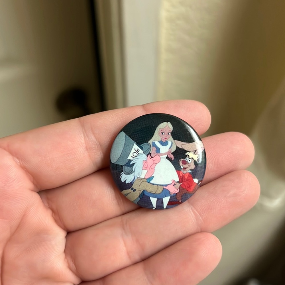 D23 Destination Series 2012 Alice in Wonderland Button Collection: 2 for $6